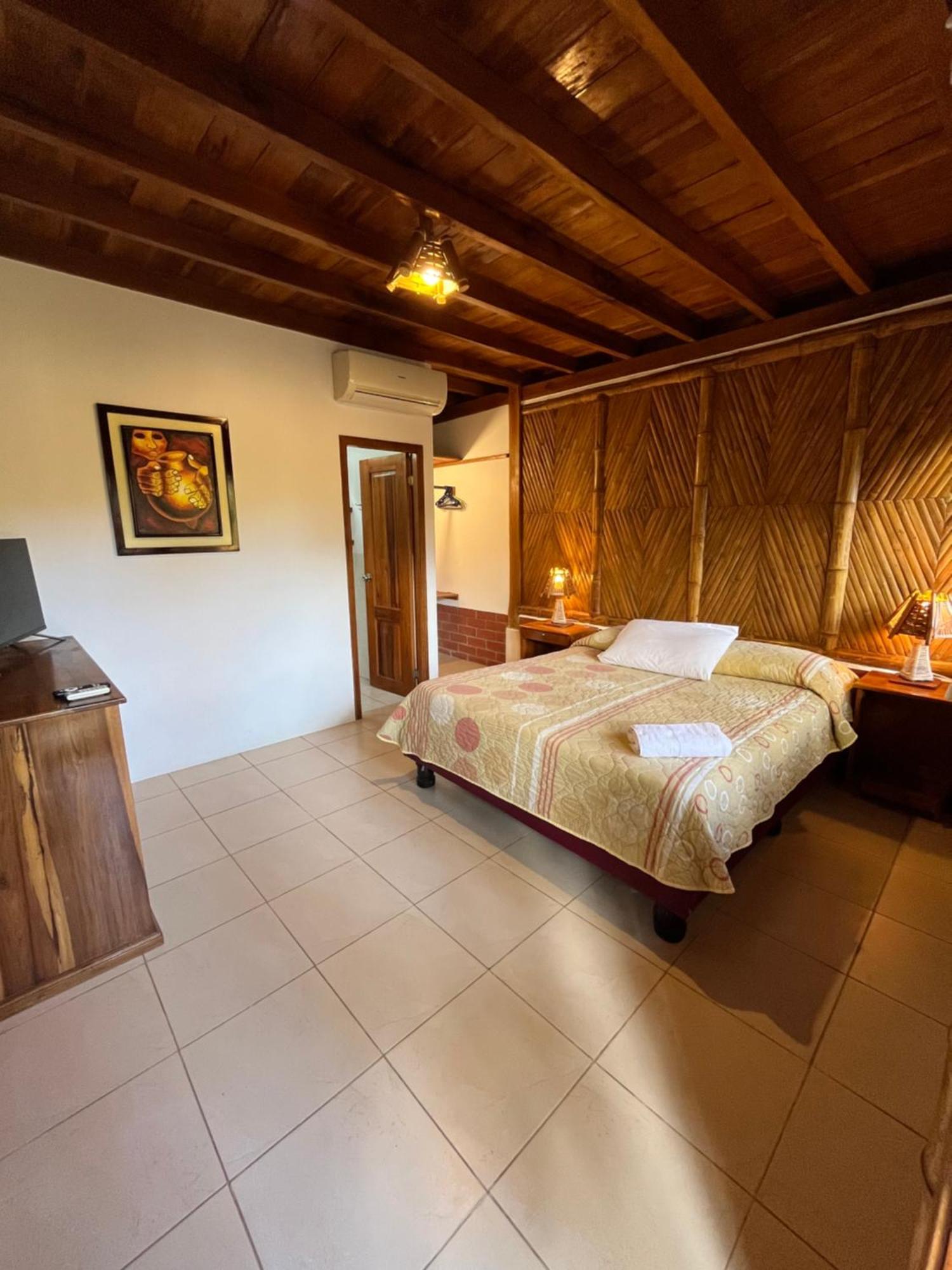 Victor Hugo Hotel Puerto López Dış mekan fotoğraf